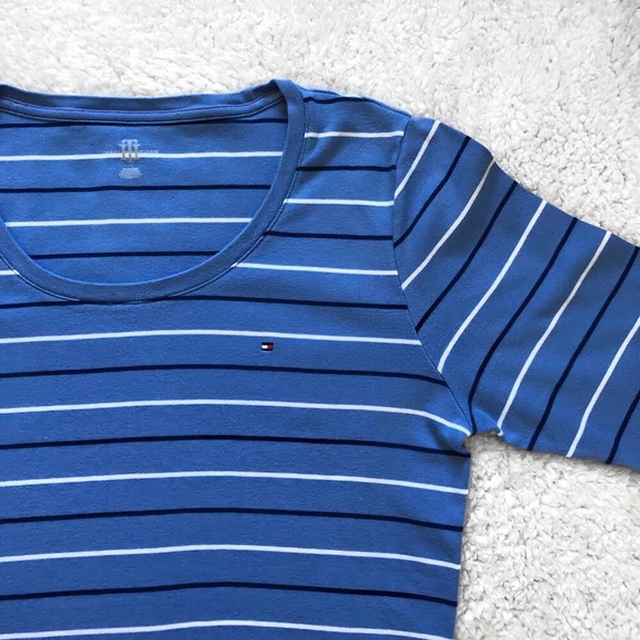 ✨TOMMY HILFIGER TEE SHIRT✨ - Picture 2 of 4